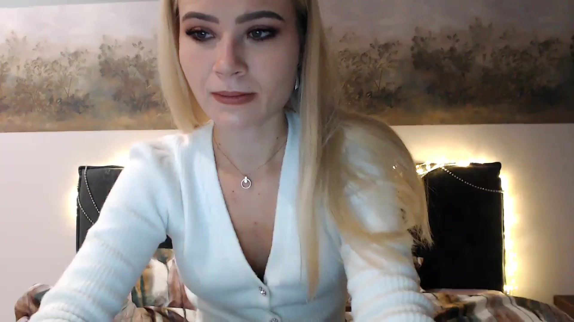 Gallery image thumbnail from fiancee's myfreecams stream on, 12/31/2024, 03:13 image 8 of 20