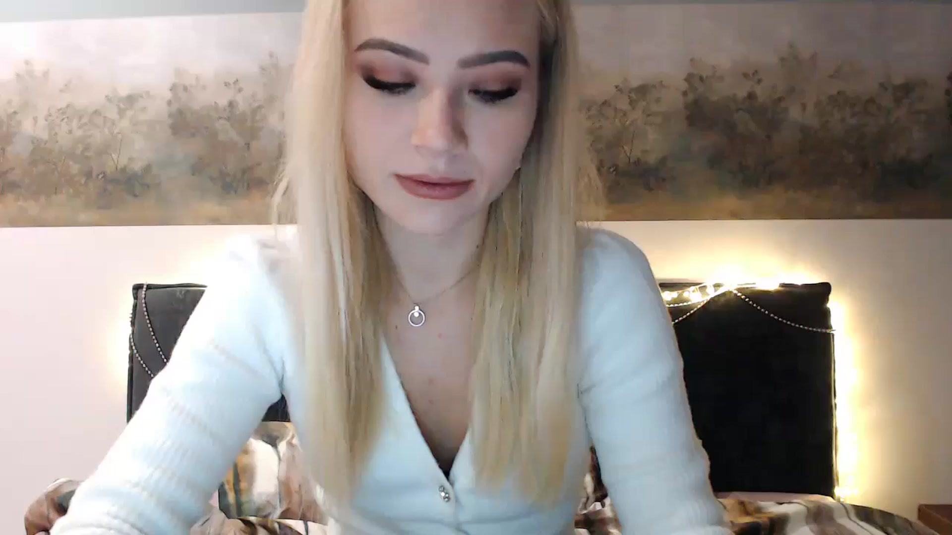 Gallery image thumbnail from fiancee's myfreecams stream on, 12/31/2024, 03:13 image 4 of 20