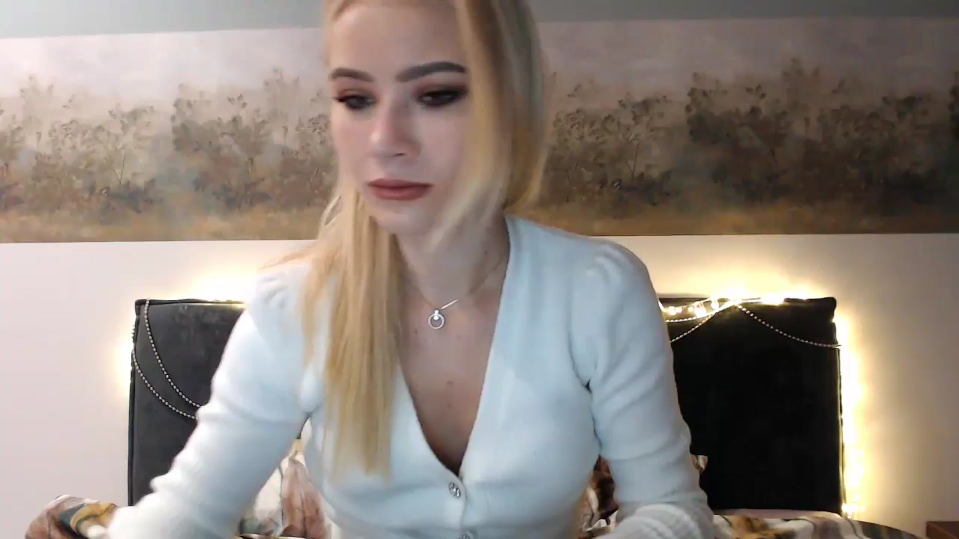 Gallery image thumbnail from fiancee's myfreecams stream on, 12/31/2024, 03:13 image 14 of 20