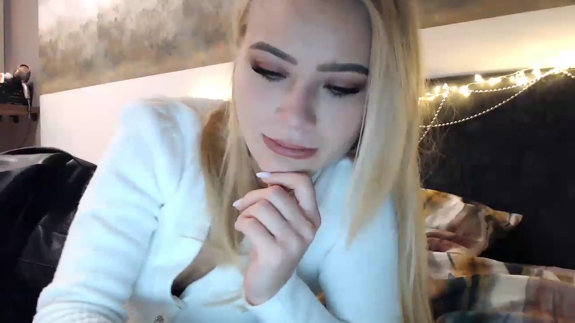 Gallery image thumbnail from fiancee's myfreecams stream on, 12/31/2024, 03:29 image 4 of 20