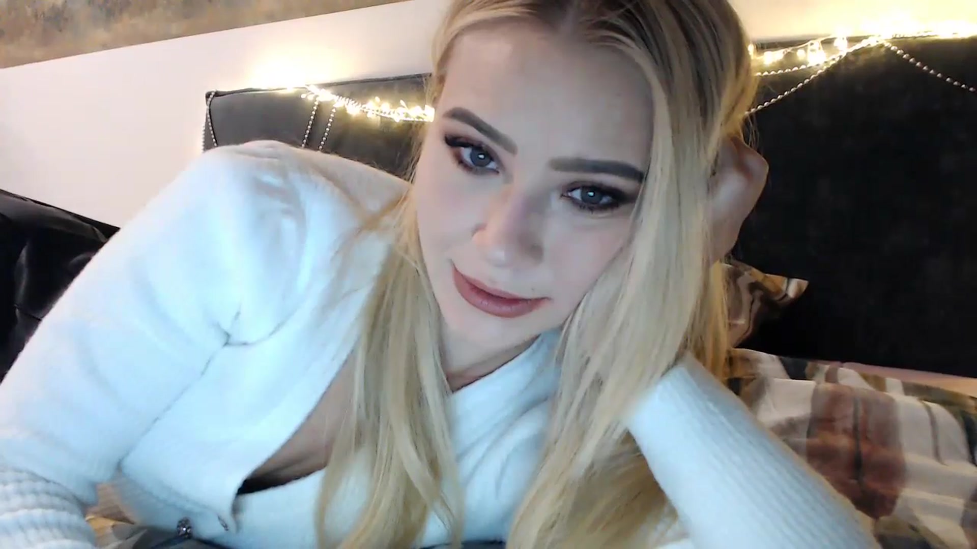 Gallery image thumbnail from fiancee's myfreecams stream on, 12/31/2024, 03:29 image 13 of 20