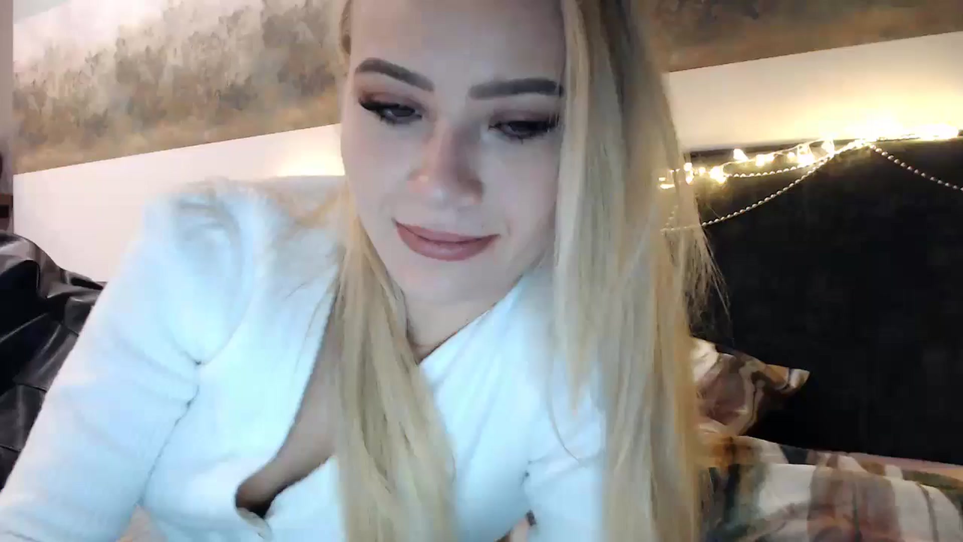 Gallery image thumbnail from fiancee's myfreecams stream on, 12/31/2024, 03:29 image 16 of 20