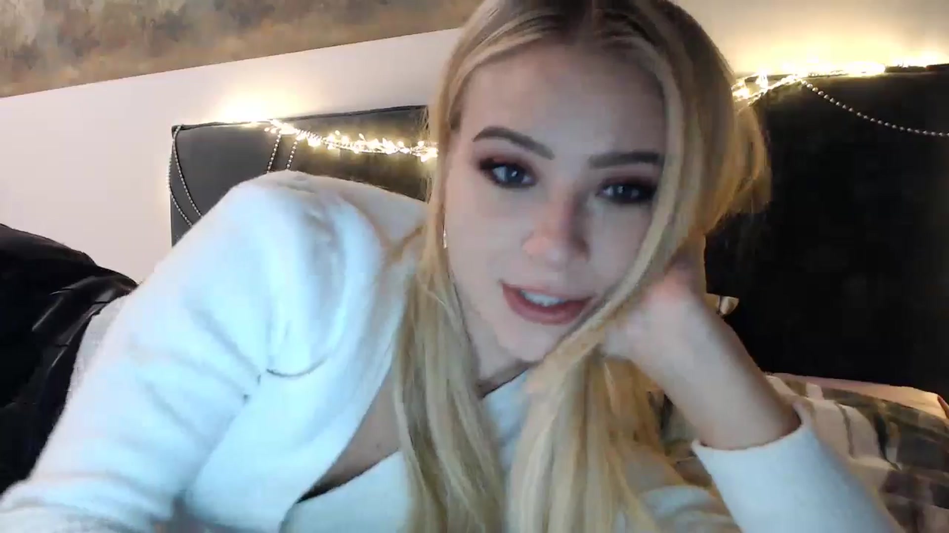 Gallery image thumbnail from fiancee's myfreecams stream on, 12/31/2024, 03:29 image 20 of 20
