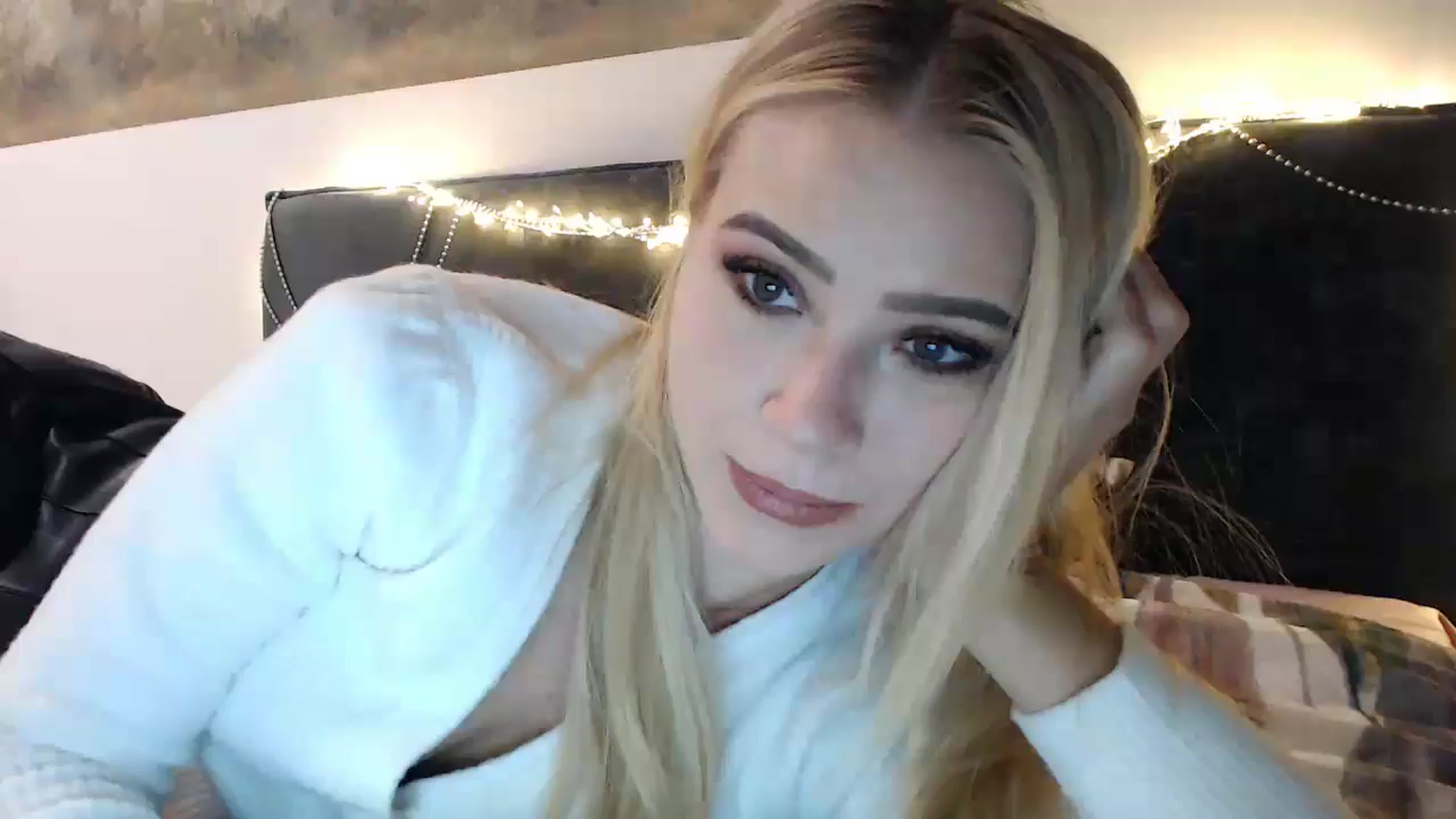 Gallery image thumbnail from fiancee's myfreecams stream on, 12/31/2024, 03:29 image 19 of 20