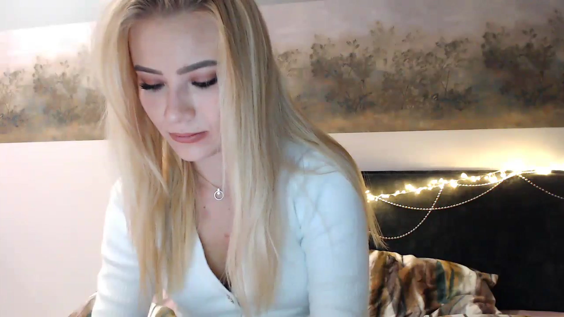Gallery image thumbnail from fiancee's myfreecams stream on, 12/31/2024, 04:25 image 14 of 20