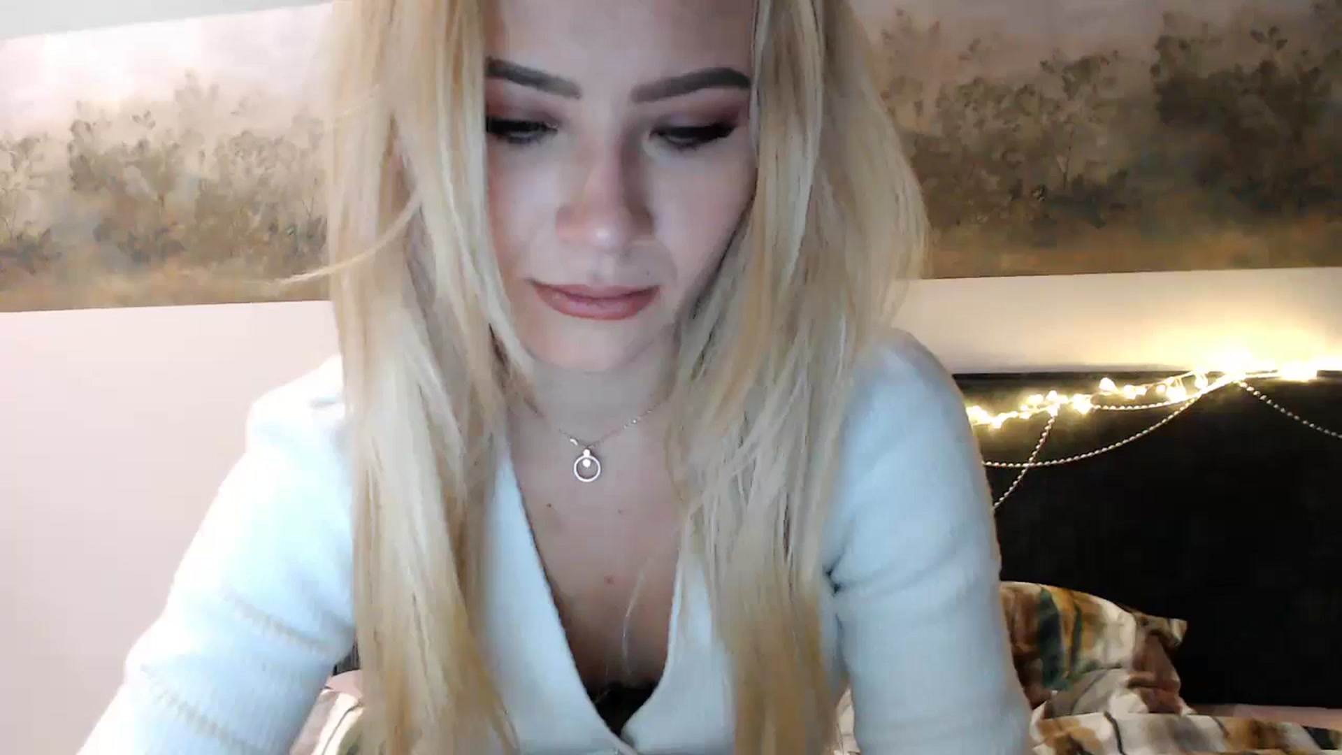 Gallery image thumbnail from fiancee's myfreecams stream on, 12/31/2024, 04:25 image 20 of 20