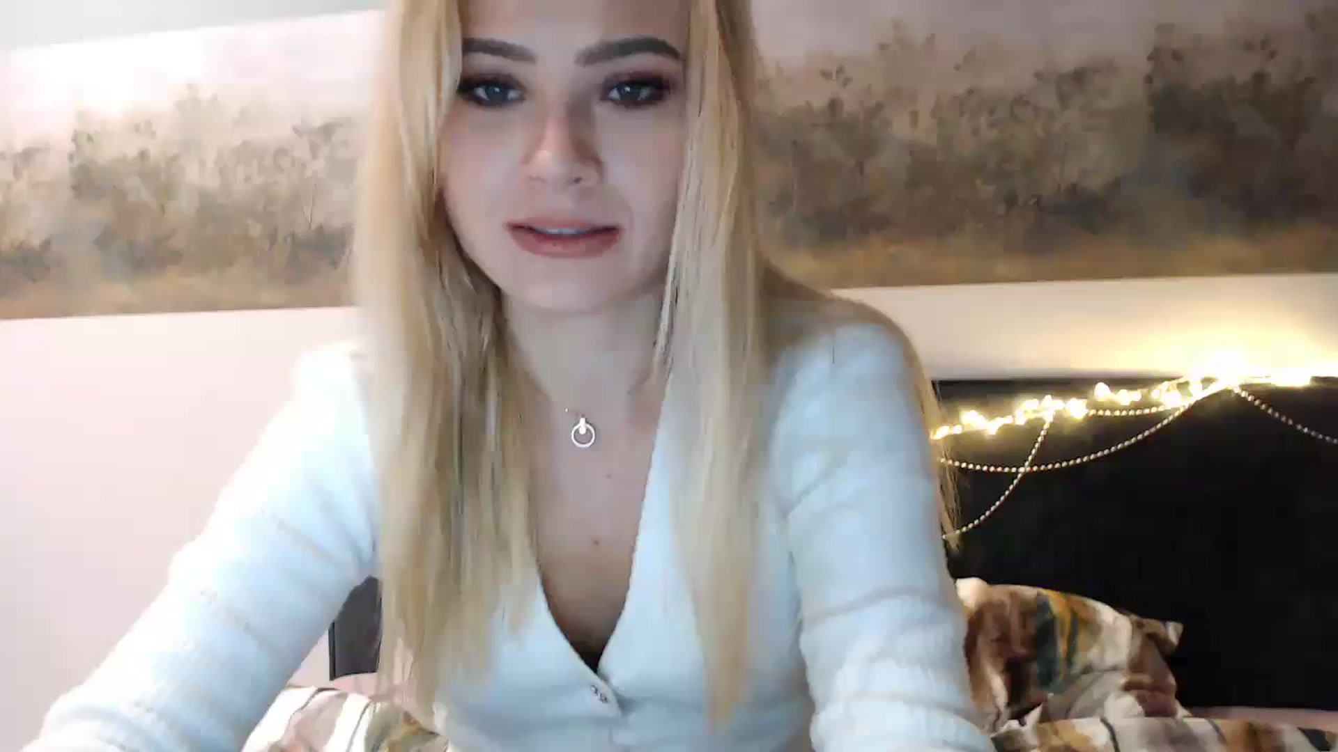 Gallery image thumbnail from fiancee's myfreecams stream on, 12/31/2024, 04:25 image 12 of 20