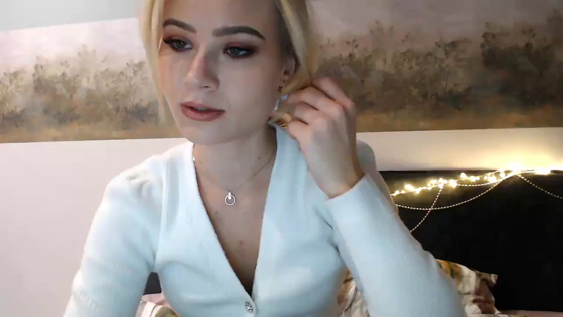 Gallery image thumbnail from fiancee's myfreecams stream on, 12/31/2024, 04:25 image 16 of 20