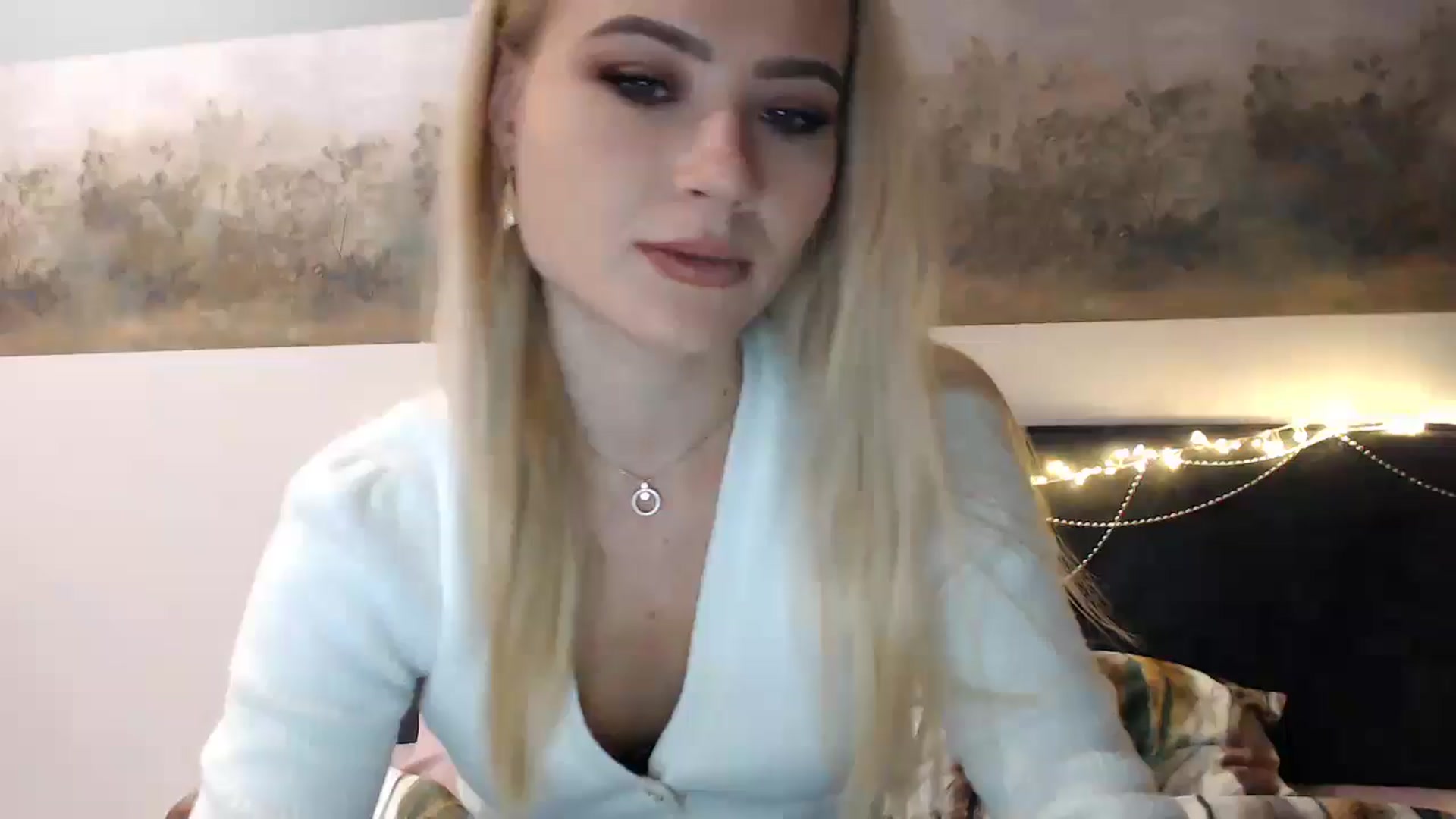 Gallery image thumbnail from fiancee's myfreecams stream on, 12/31/2024, 04:25 image 11 of 20