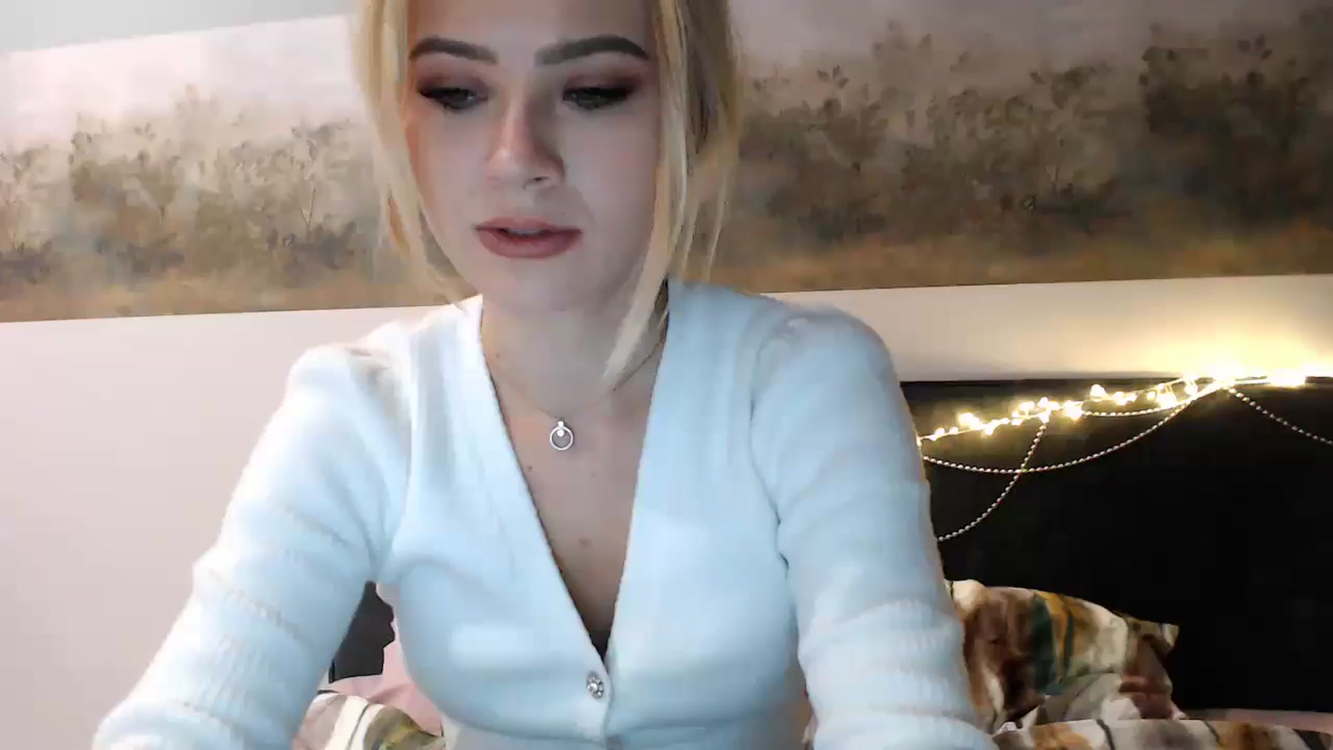 Gallery image thumbnail from fiancee's myfreecams stream on, 12/31/2024, 04:25 image 17 of 20