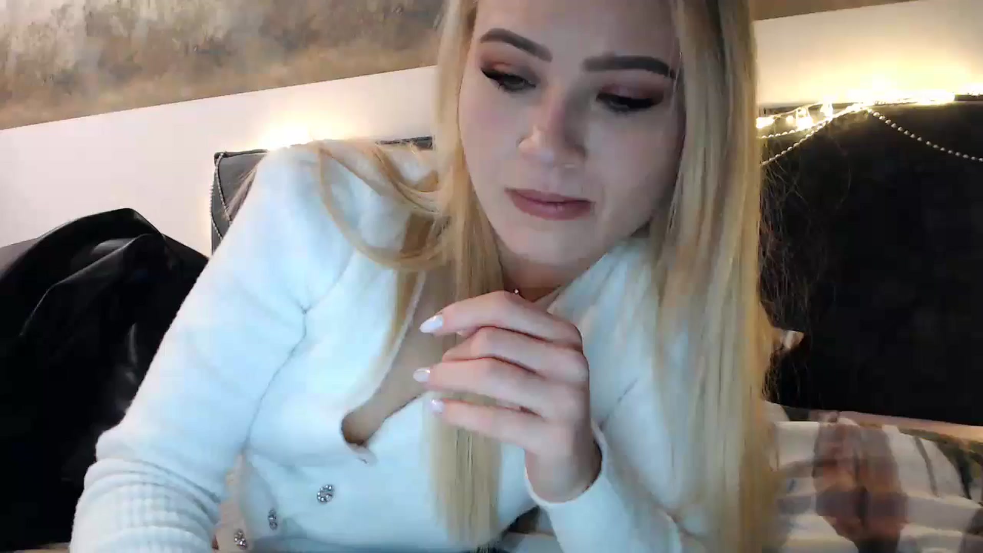 Gallery image thumbnail from fiancee's myfreecams stream on, 12/31/2024, 04:25 image 2 of 20