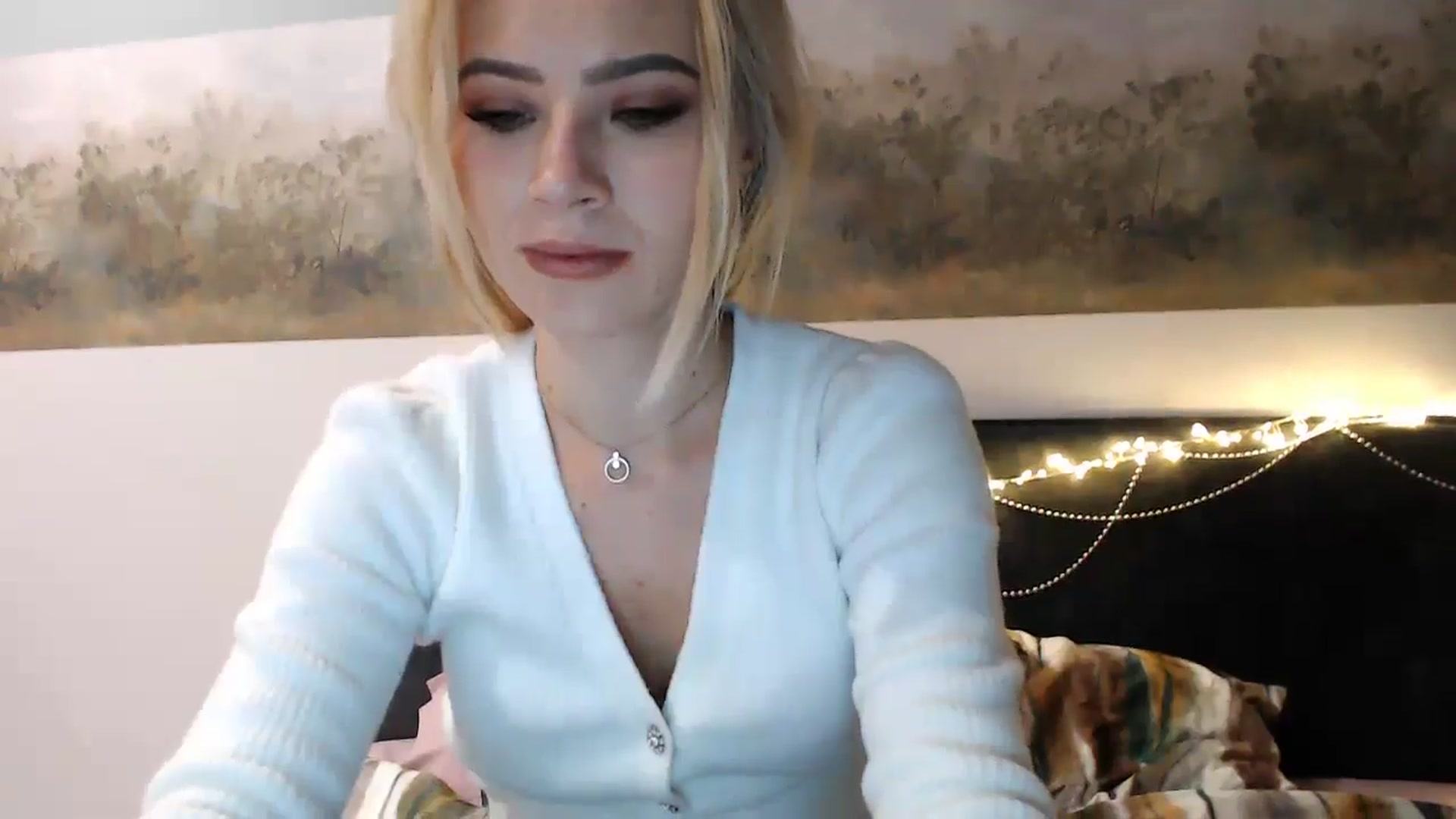 Gallery image thumbnail from fiancee's myfreecams stream on, 12/31/2024, 04:25 image 19 of 20