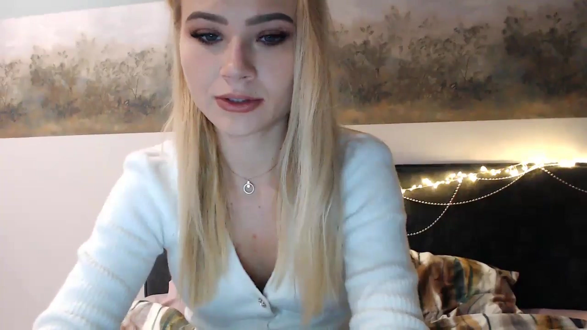 Gallery image thumbnail from fiancee's myfreecams stream on, 12/31/2024, 04:25 image 15 of 20