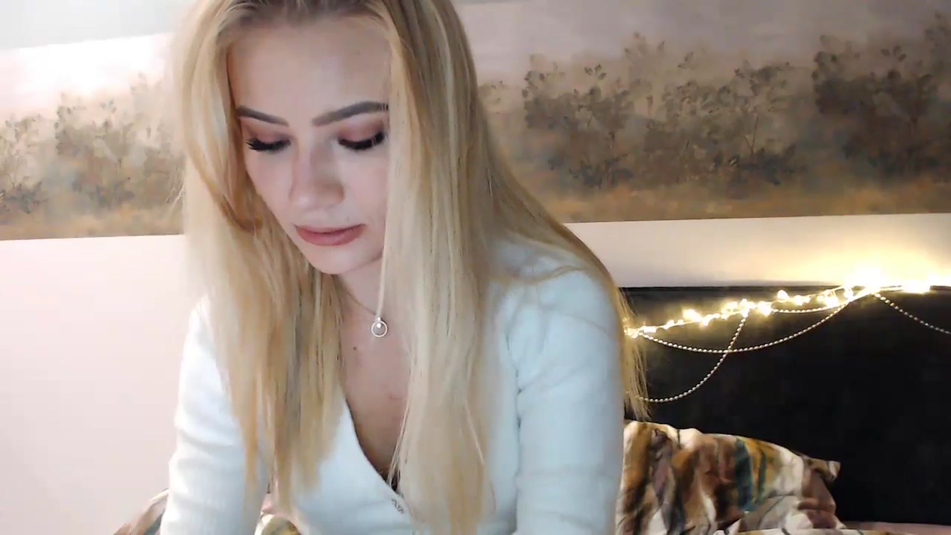 Gallery image thumbnail from fiancee's myfreecams stream on, 12/31/2024, 04:25 image 13 of 20