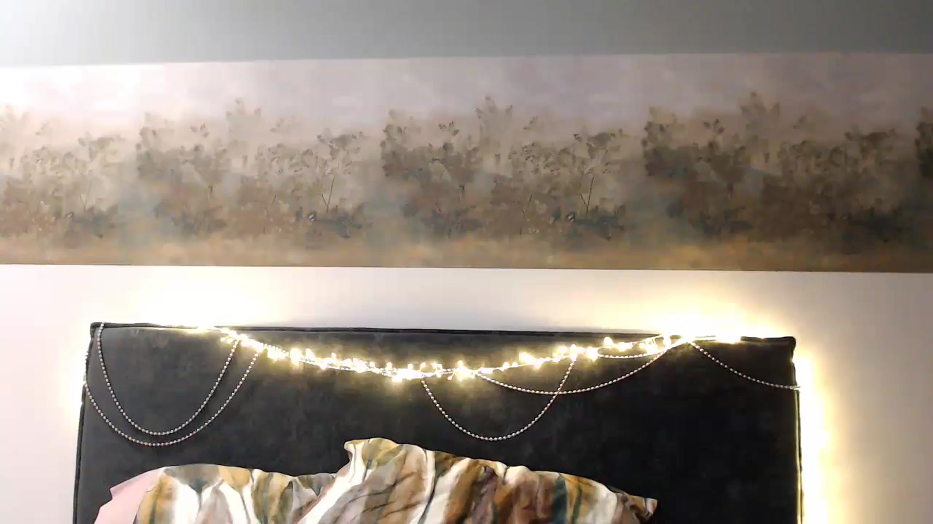 Gallery image thumbnail from fiancee's myfreecams stream on, 12/31/2024, 05:45 image 3 of 20