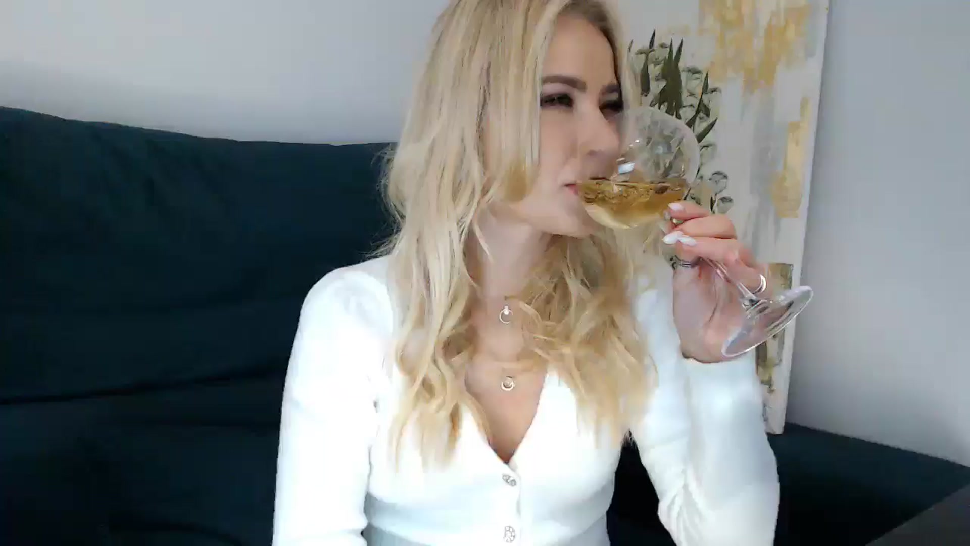 Gallery image thumbnail from fiancee's myfreecams stream on, 12/31/2024, 23:38 image 15 of 20