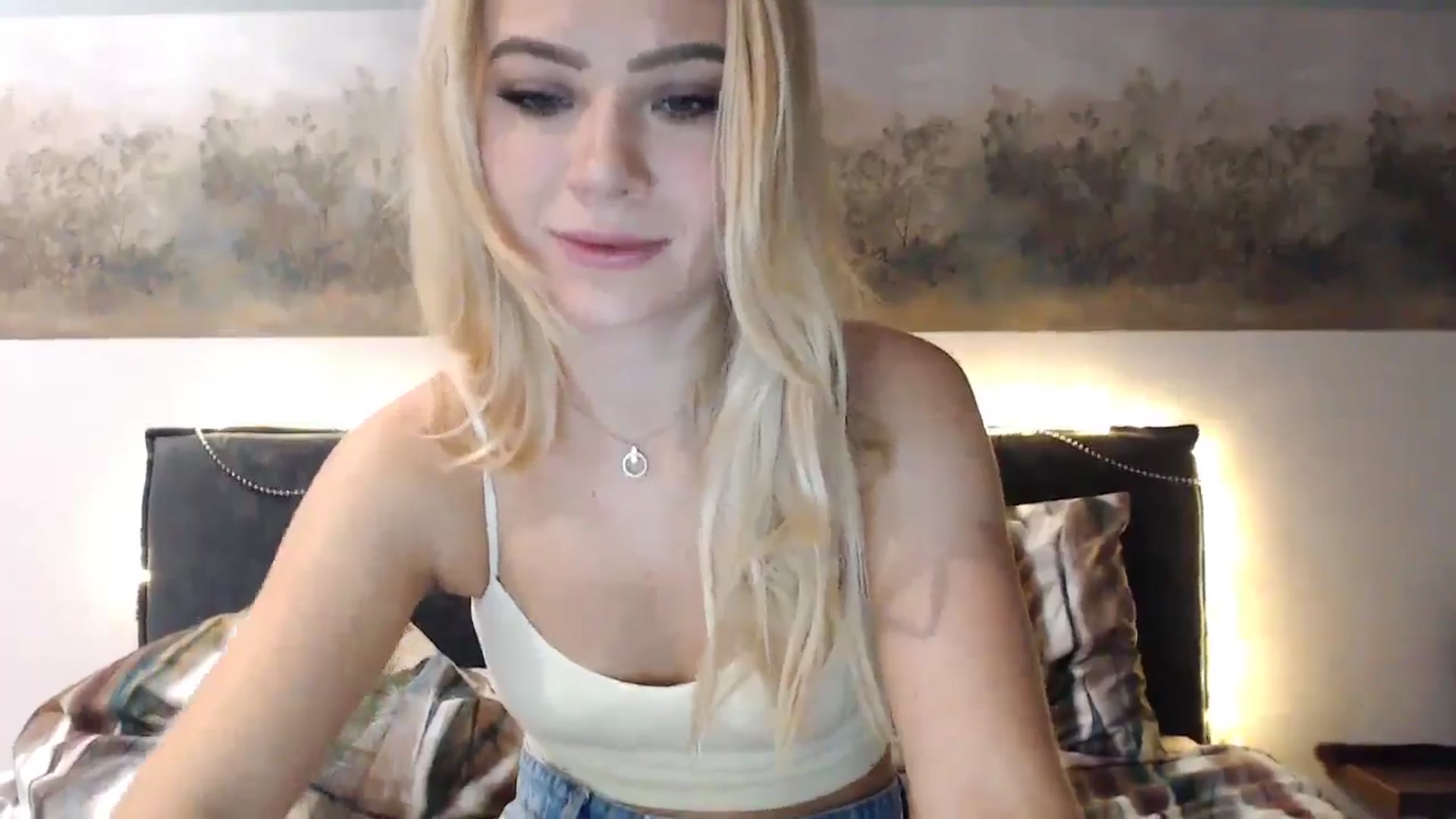 Gallery image thumbnail from fiancee's myfreecams stream on, 01/03/2025, 04:20 image 4 of 20