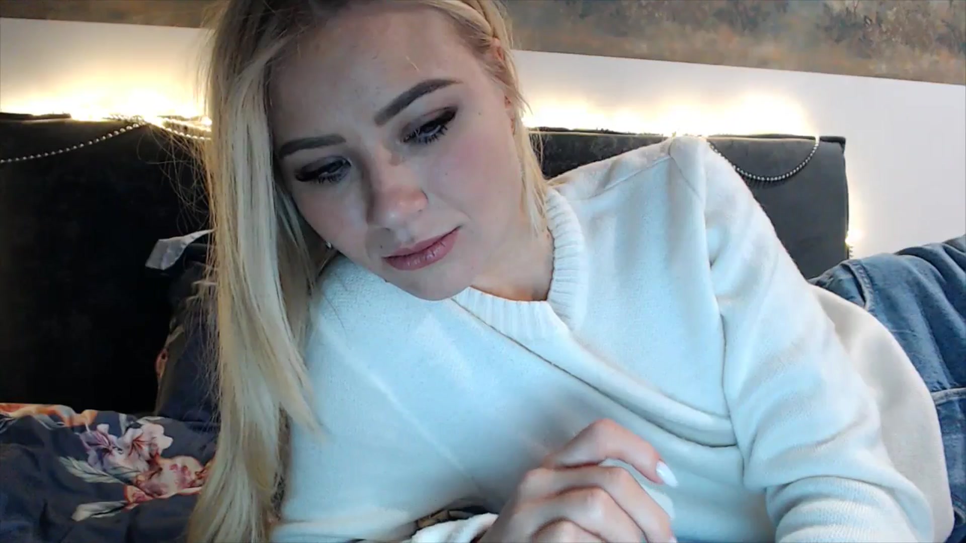 Gallery image thumbnail from fiancee's myfreecams stream on, 01/06/2025, 23:42 image 15 of 20