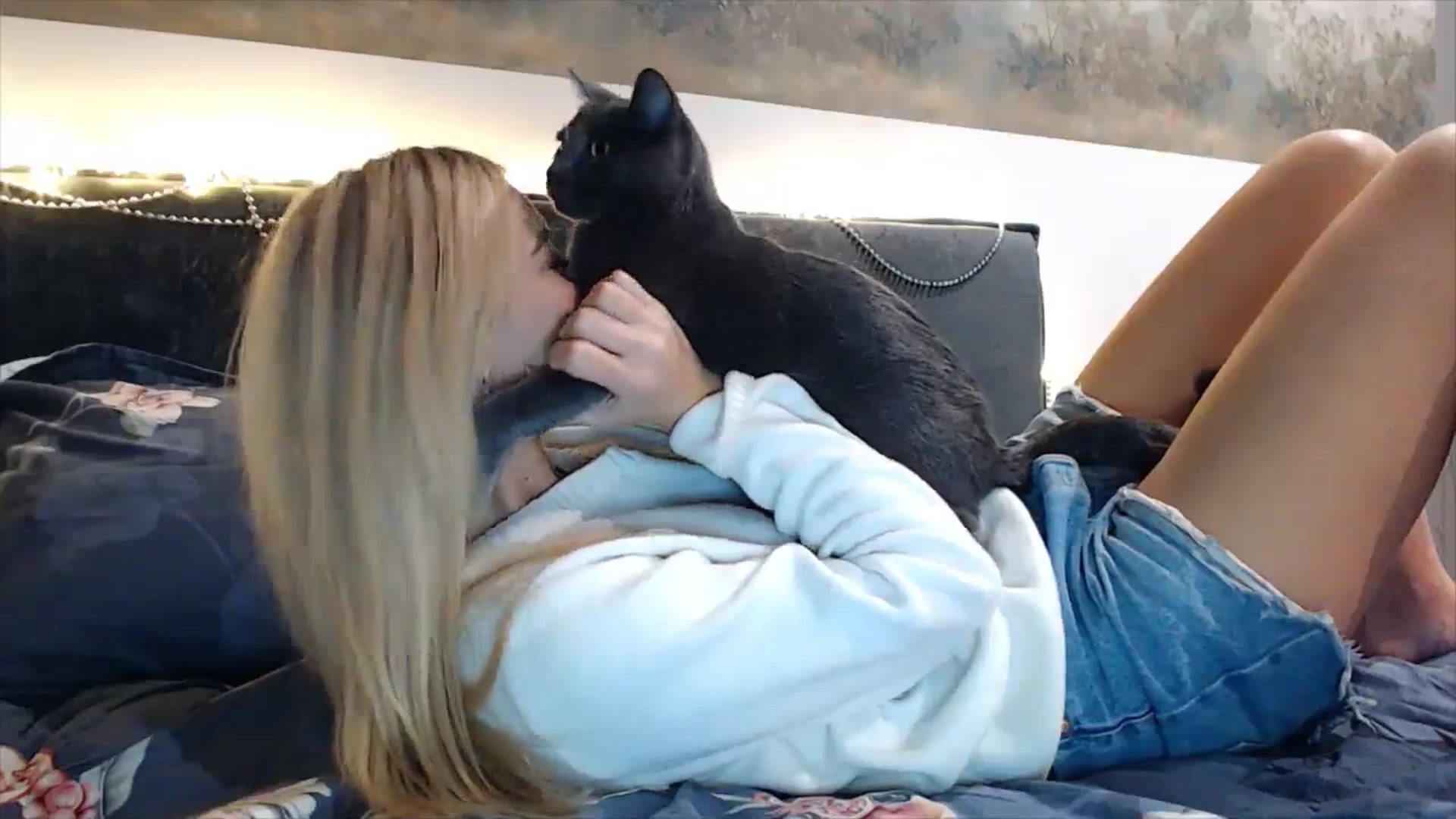 Gallery image thumbnail from fiancee's myfreecams stream on, 01/06/2025, 23:42 image 6 of 20