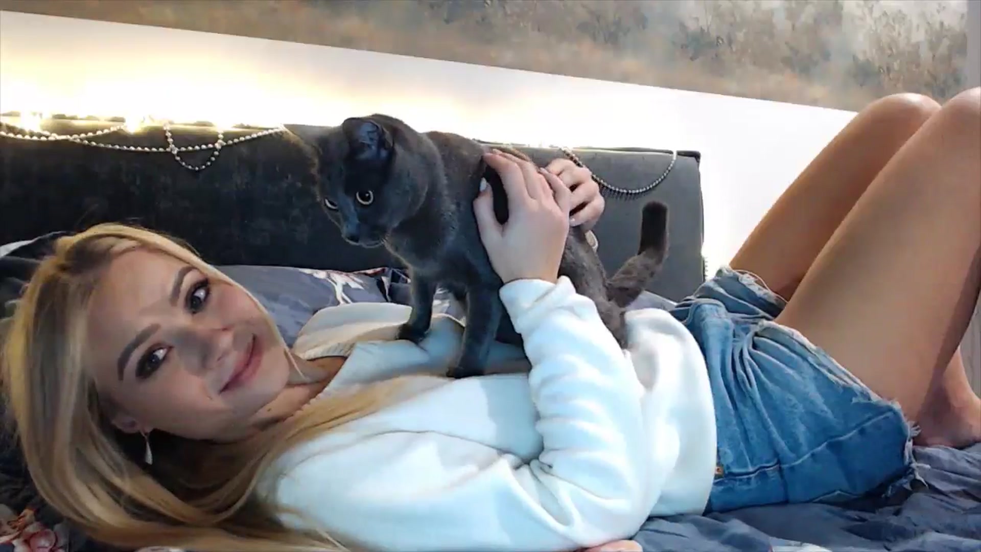 Gallery image thumbnail from fiancee's myfreecams stream on, 01/06/2025, 23:42 image 5 of 20