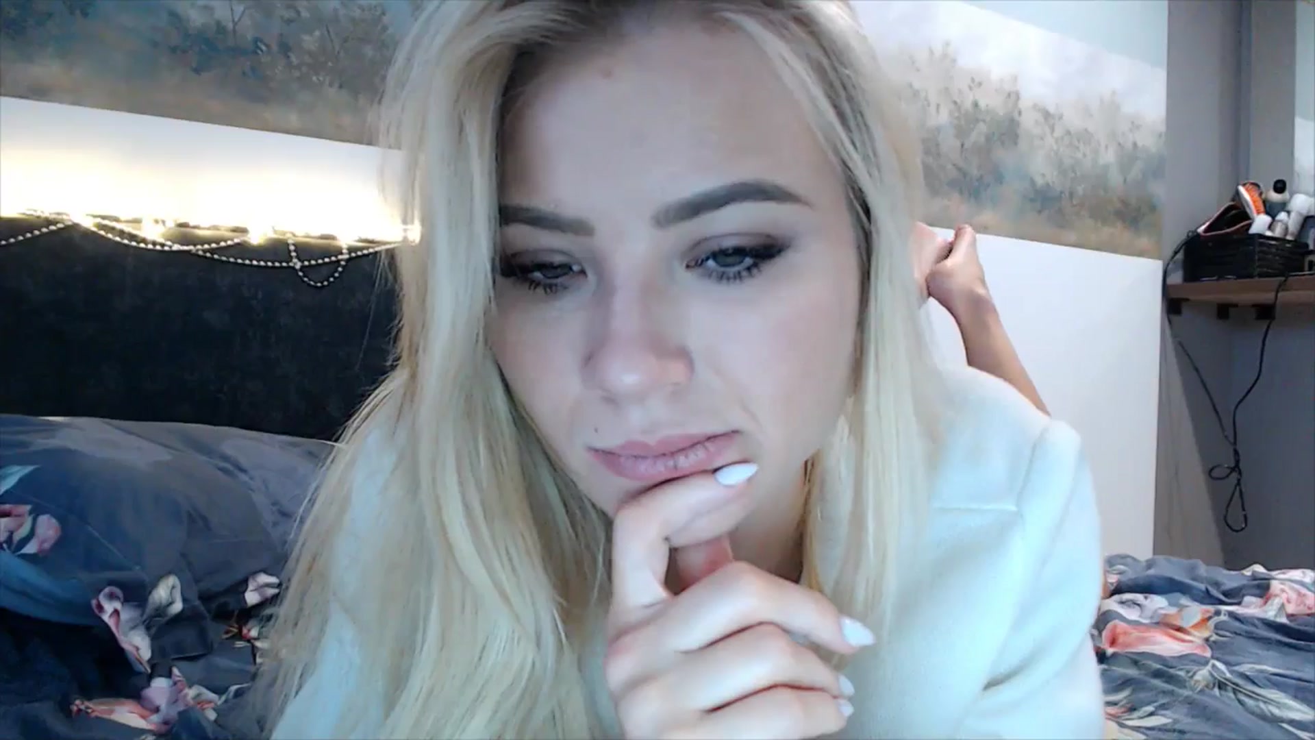 Gallery image thumbnail from fiancee's myfreecams stream on, 01/07/2025, 07:31 image 15 of 20