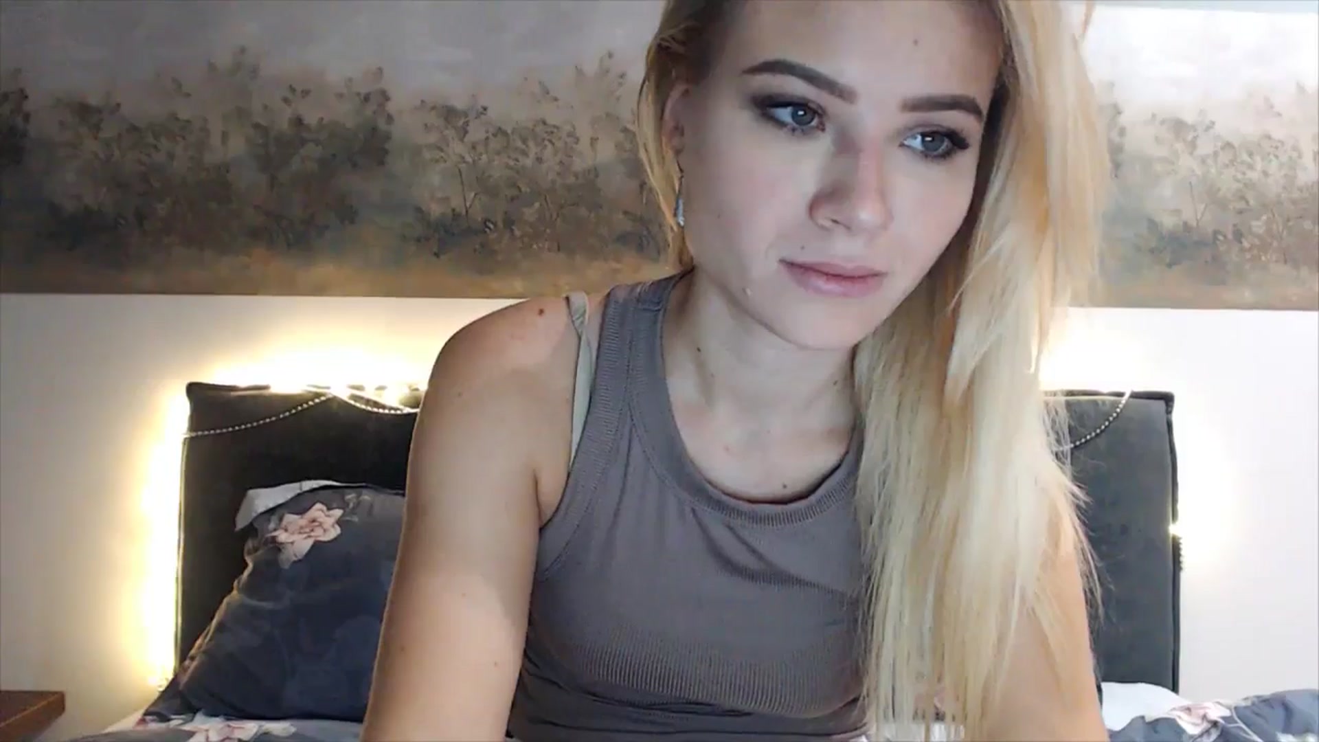Gallery image thumbnail from fiancee's myfreecams stream on, 01/08/2025, 05:07 image 17 of 20