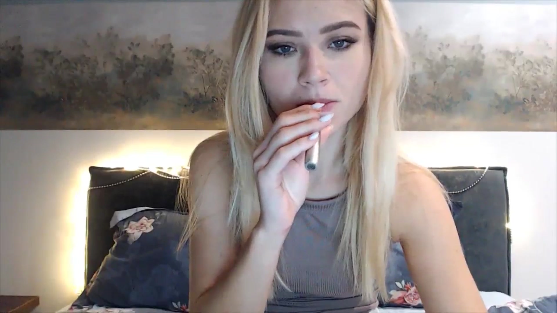 Gallery image thumbnail from fiancee's myfreecams stream on, 01/08/2025, 05:07 image 15 of 20