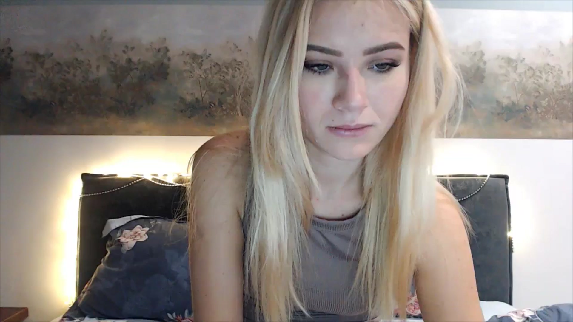 Gallery image thumbnail from fiancee's myfreecams stream on, 01/08/2025, 05:07 image 16 of 20