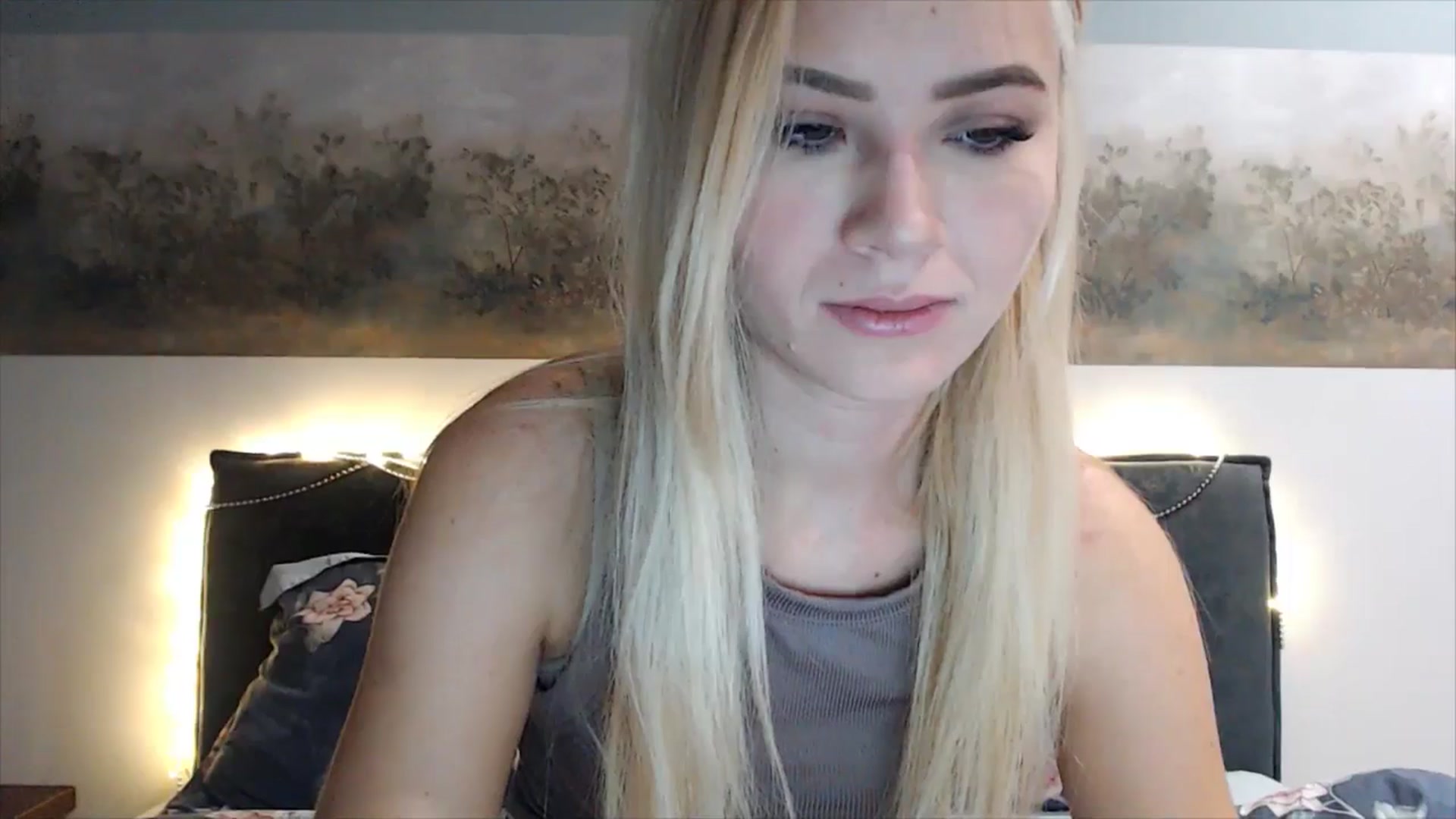 Gallery image thumbnail from fiancee's myfreecams stream on, 01/08/2025, 05:07 image 6 of 20