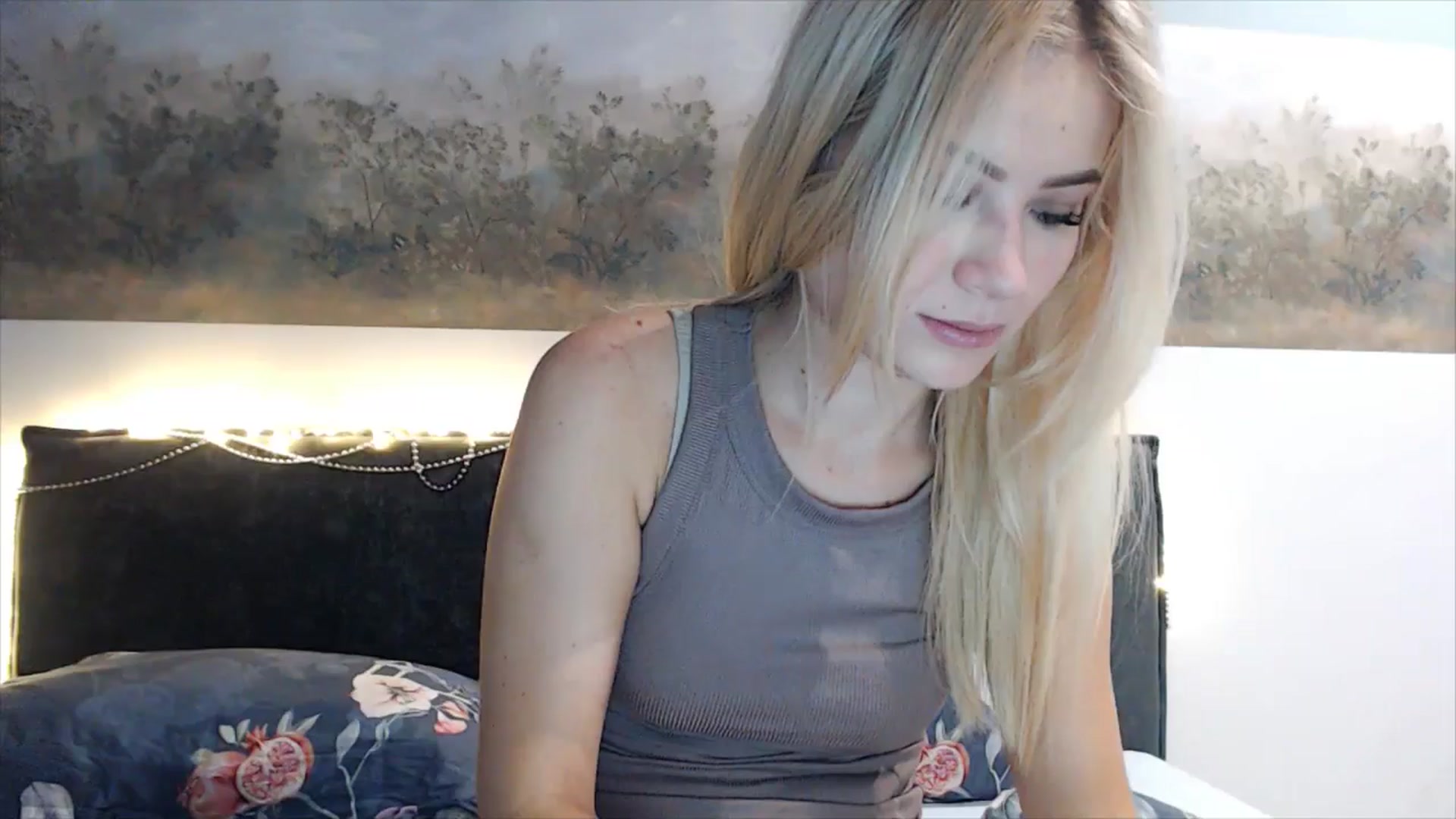 Gallery image thumbnail from fiancee's myfreecams stream on, 01/08/2025, 06:01 image 16 of 20