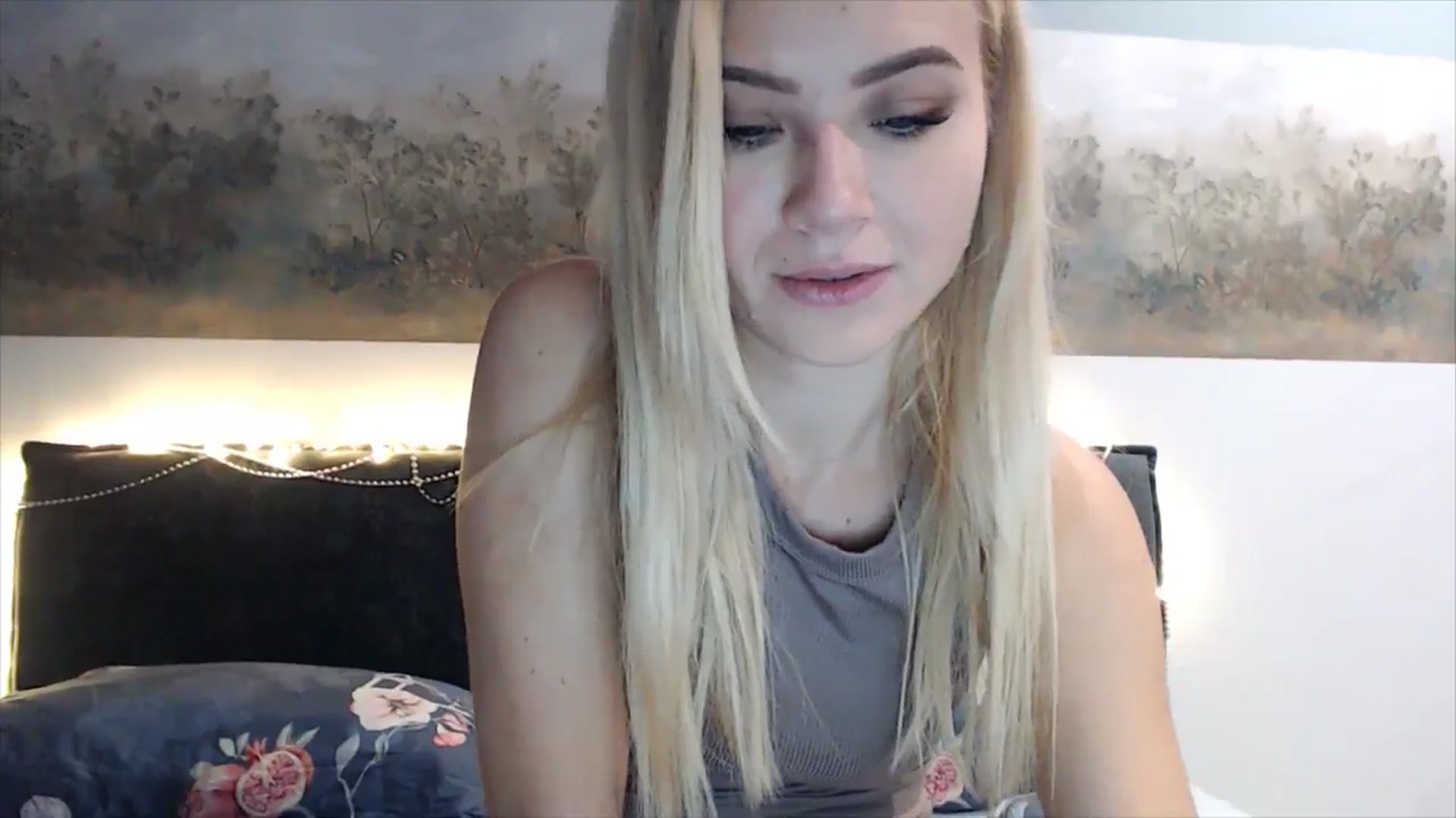 Gallery image thumbnail from fiancee's myfreecams stream on, 01/08/2025, 06:01 image 10 of 20