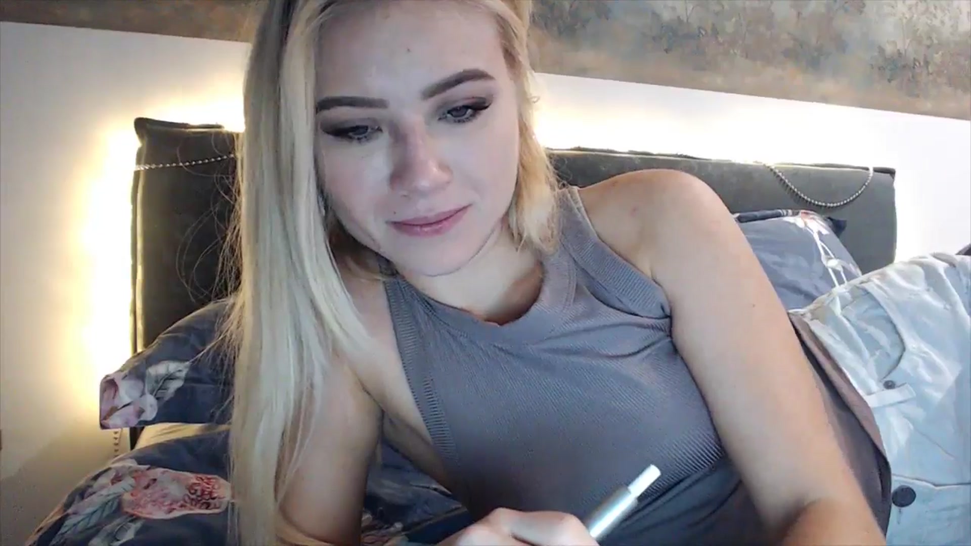 Gallery image thumbnail from fiancee's myfreecams stream on, 01/08/2025, 06:01 image 3 of 20