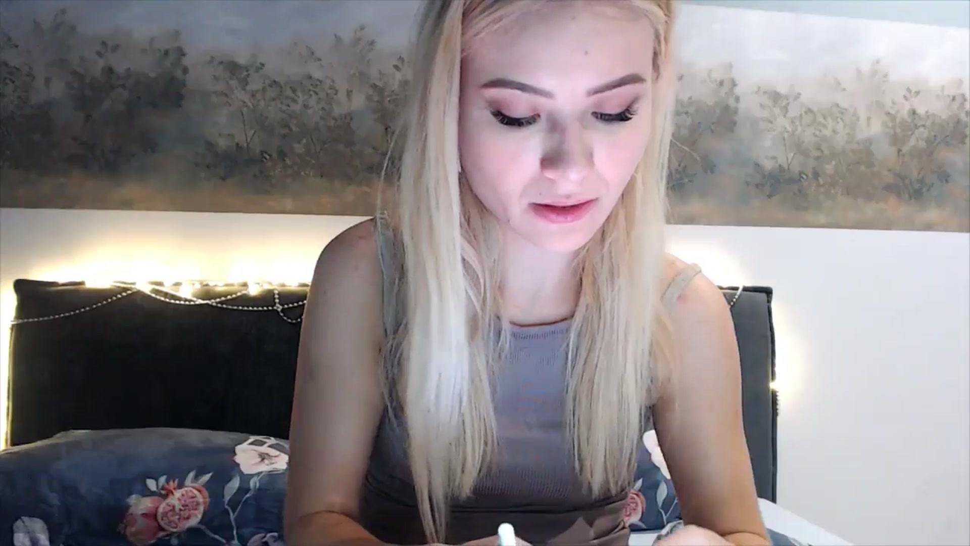 Gallery image thumbnail from fiancee's myfreecams stream on, 01/08/2025, 06:01 image 19 of 20