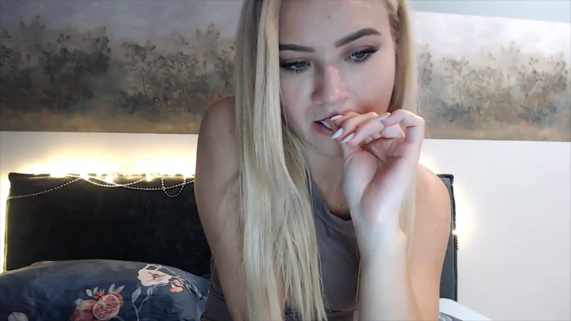Gallery image thumbnail from fiancee's myfreecams stream on, 01/08/2025, 06:01 image 12 of 20