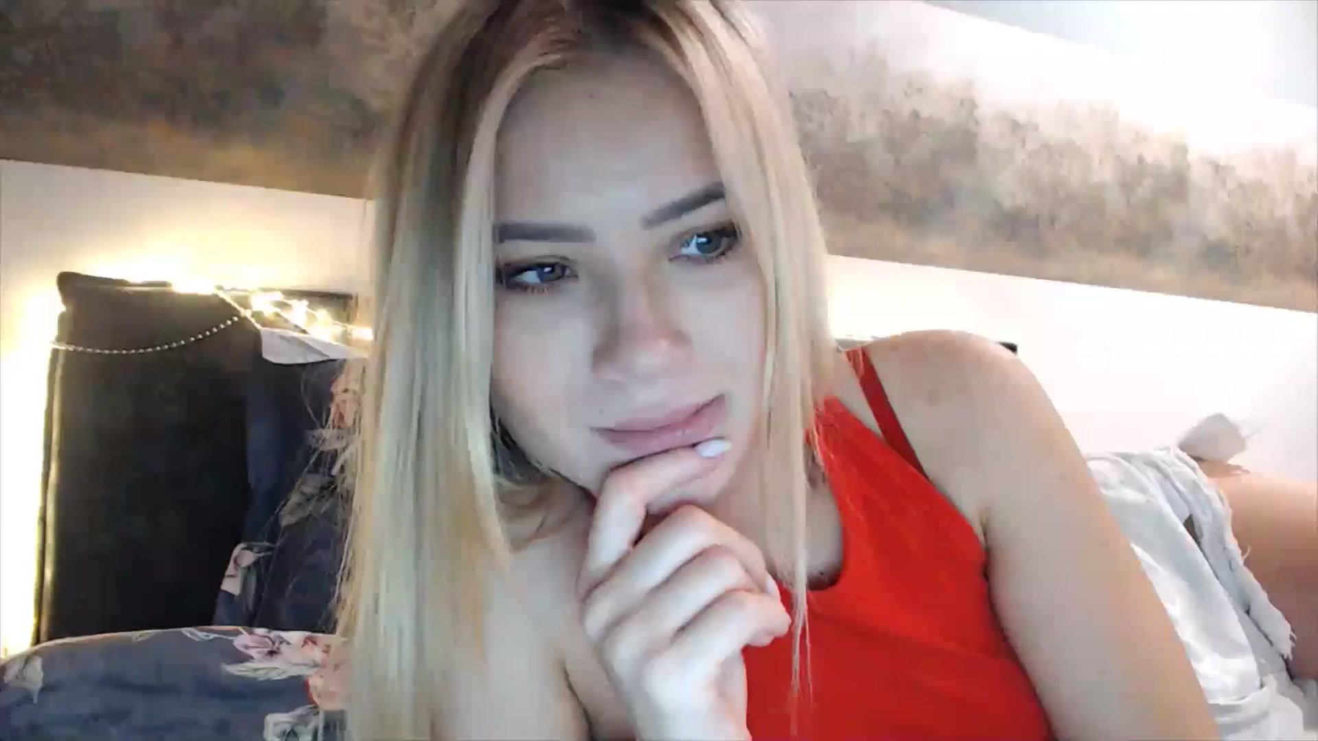 Gallery image thumbnail from fiancee's myfreecams stream on, 01/11/2025, 02:18 image 18 of 20