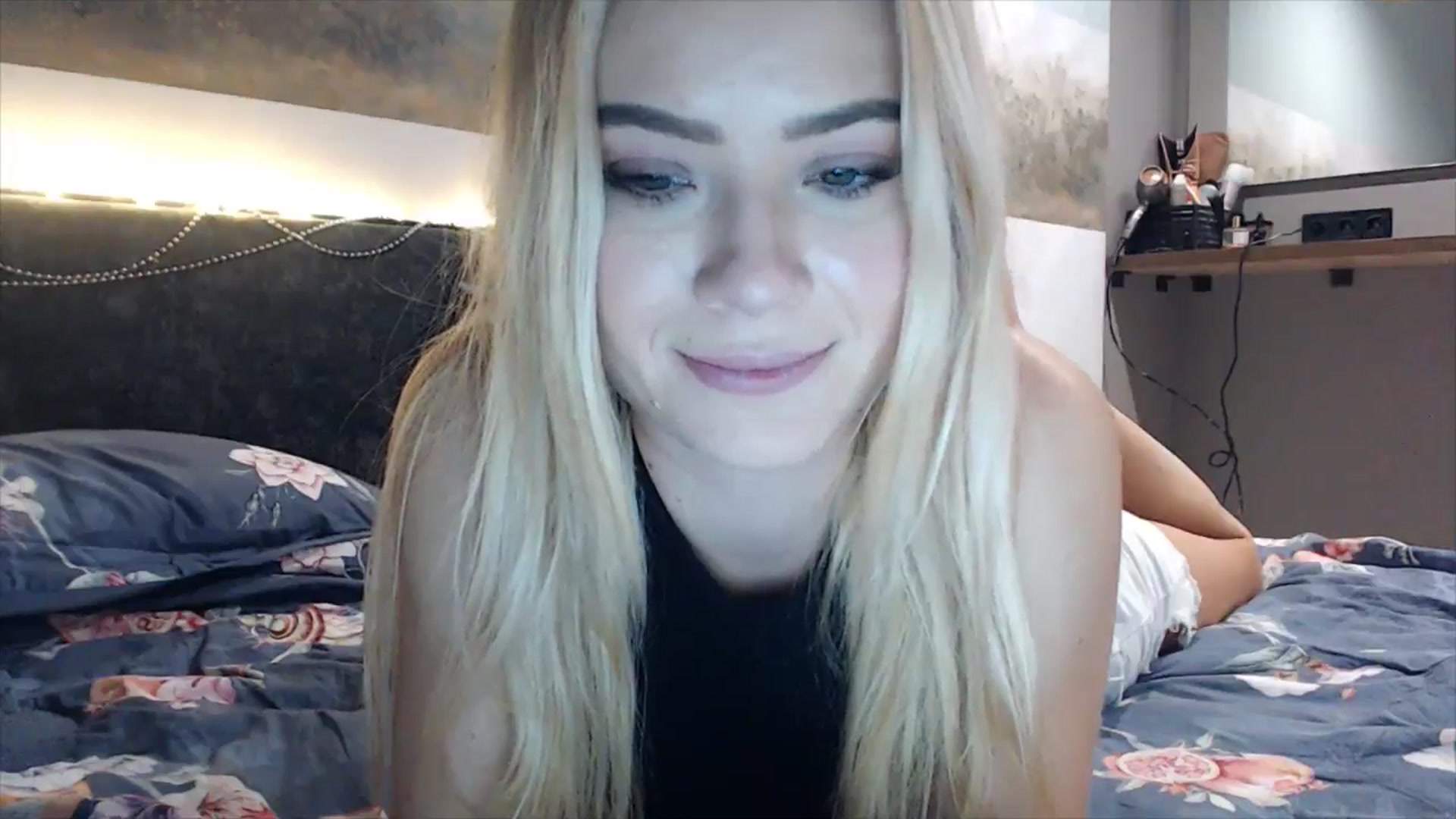 Gallery image thumbnail from fiancee's myfreecams stream on, 01/14/2025, 03:41 image 6 of 20