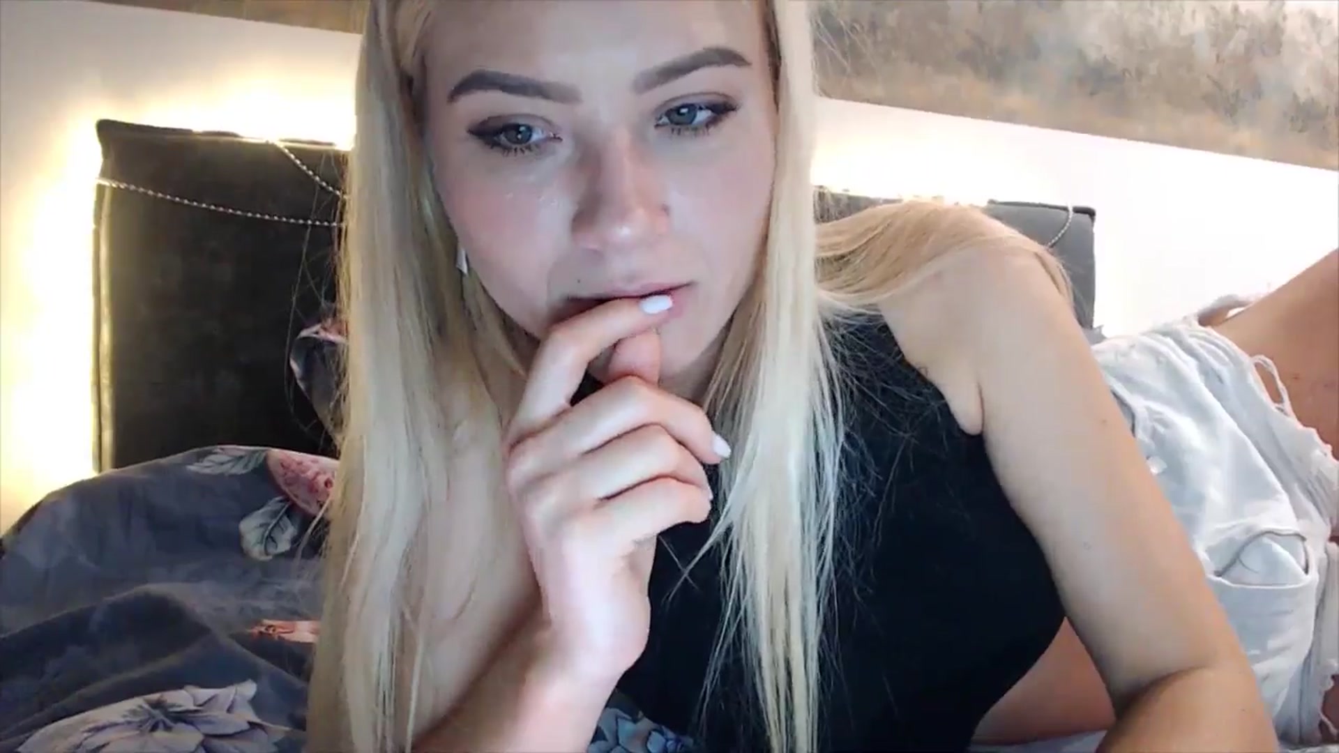 Gallery image thumbnail from fiancee's myfreecams stream on, 01/16/2025, 02:26 image 10 of 20