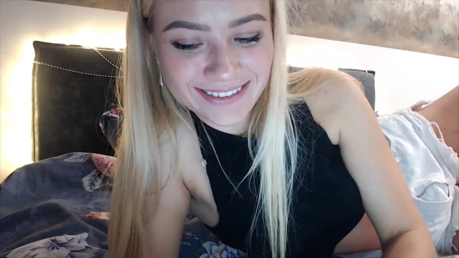Gallery image thumbnail from fiancee's myfreecams stream on, 01/16/2025, 02:26 image 4 of 20