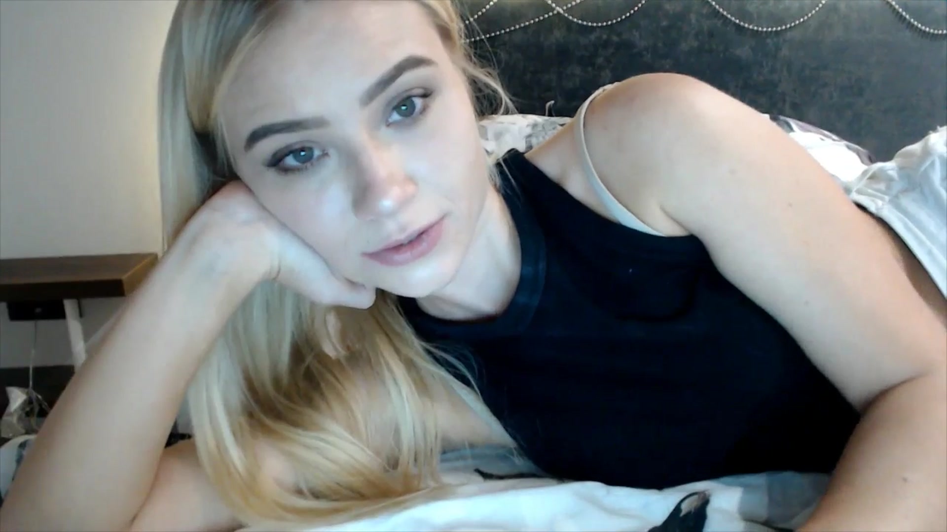 Gallery image thumbnail from fiancee's myfreecams stream on, 01/21/2025, 24:56 image 20 of 20