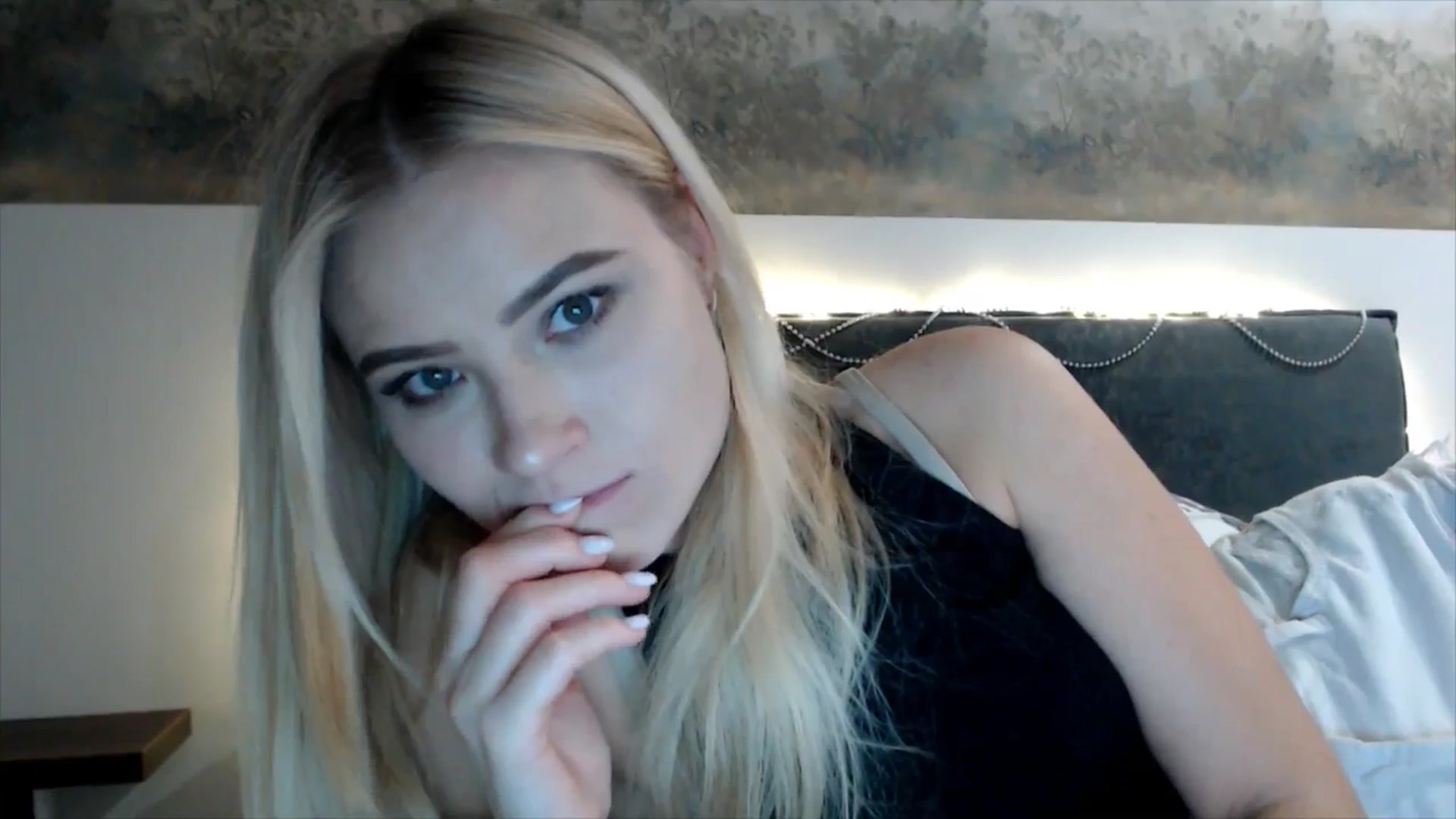 Gallery image thumbnail from fiancee's myfreecams stream on, 01/21/2025, 24:56 image 9 of 20