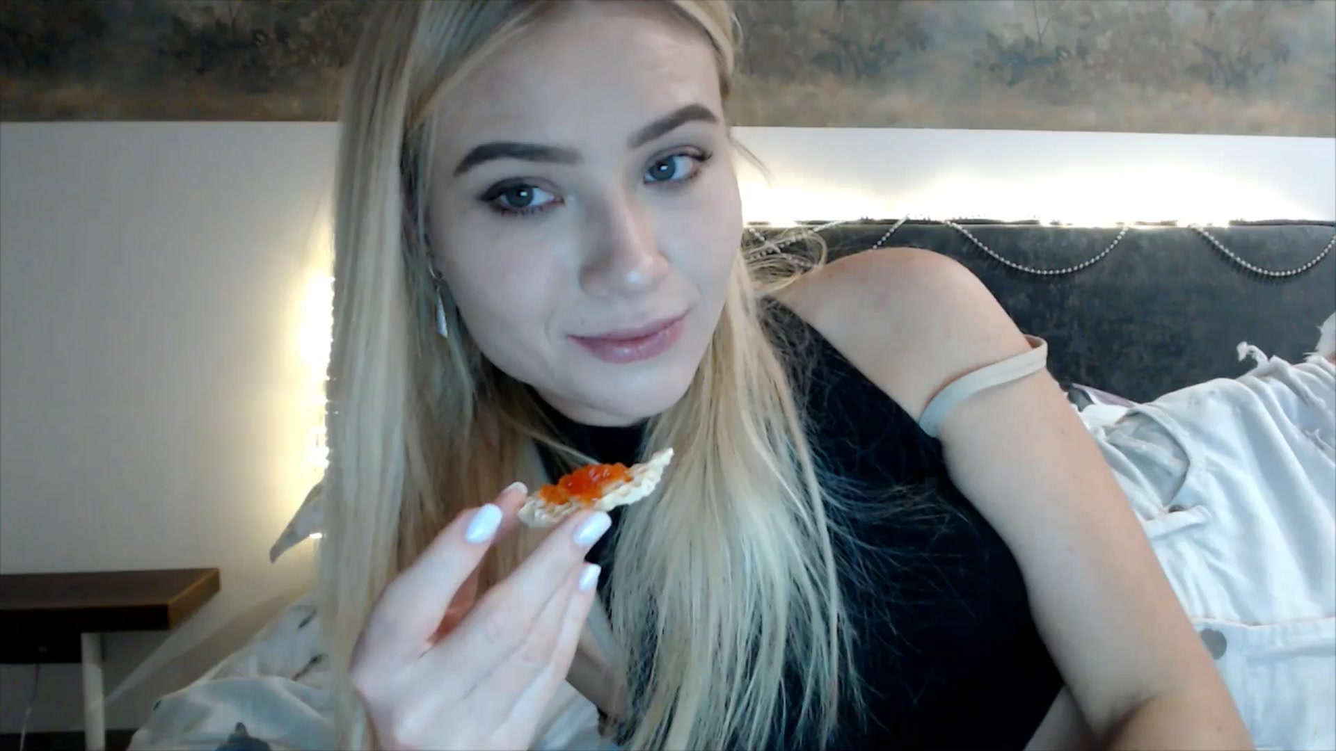 Gallery image thumbnail from fiancee's myfreecams stream on, 01/21/2025, 24:56 image 14 of 20