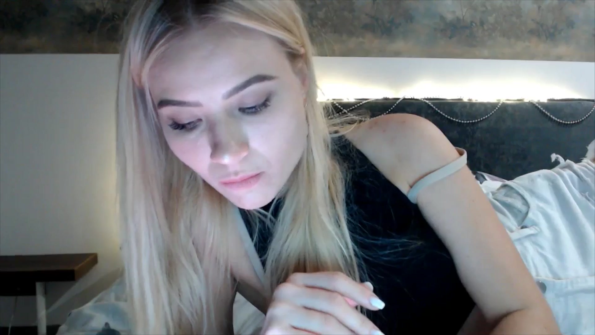 Gallery image thumbnail from fiancee's myfreecams stream on, 01/21/2025, 24:56 image 15 of 20