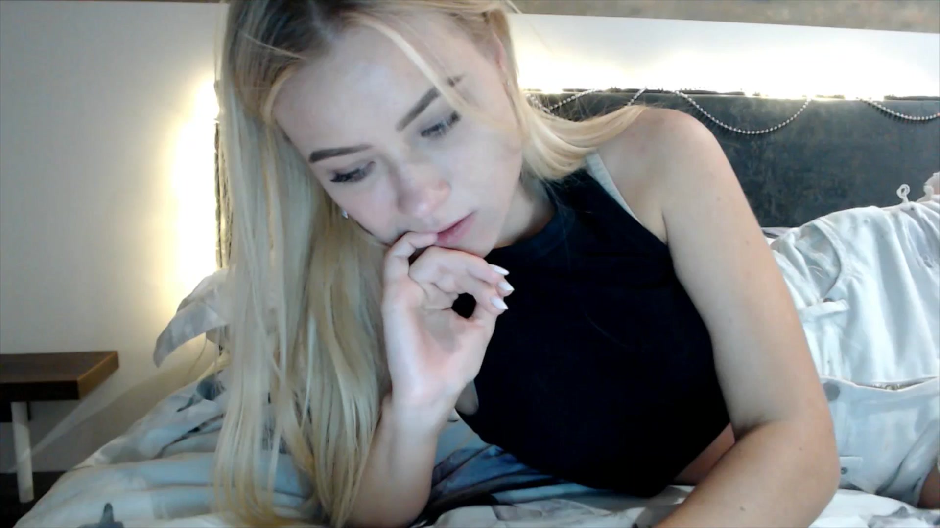 Gallery image thumbnail from fiancee's myfreecams stream on, 01/21/2025, 04:21 image 15 of 20