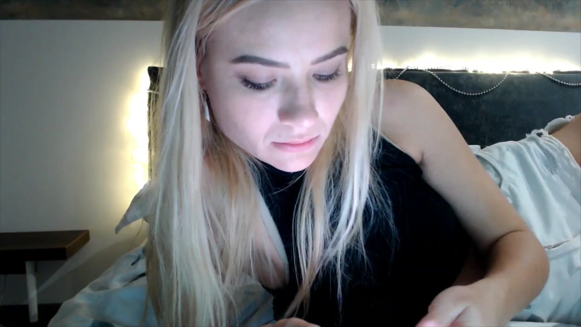 Gallery image thumbnail from fiancee's myfreecams stream on, 01/21/2025, 04:21 image 5 of 20