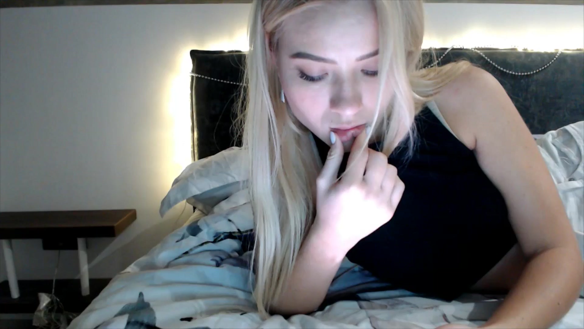 Gallery image thumbnail from fiancee's myfreecams stream on, 01/21/2025, 04:21 image 14 of 20