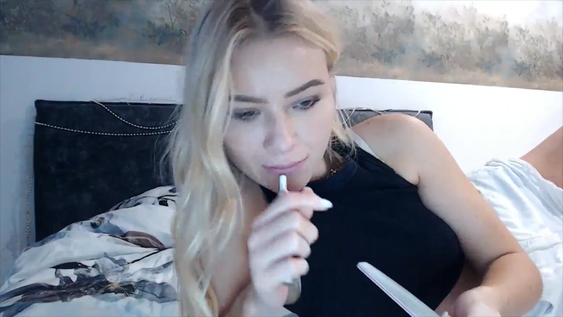 Gallery image thumbnail from fiancee's myfreecams stream on, 01/22/2025, 06:42 image 15 of 20