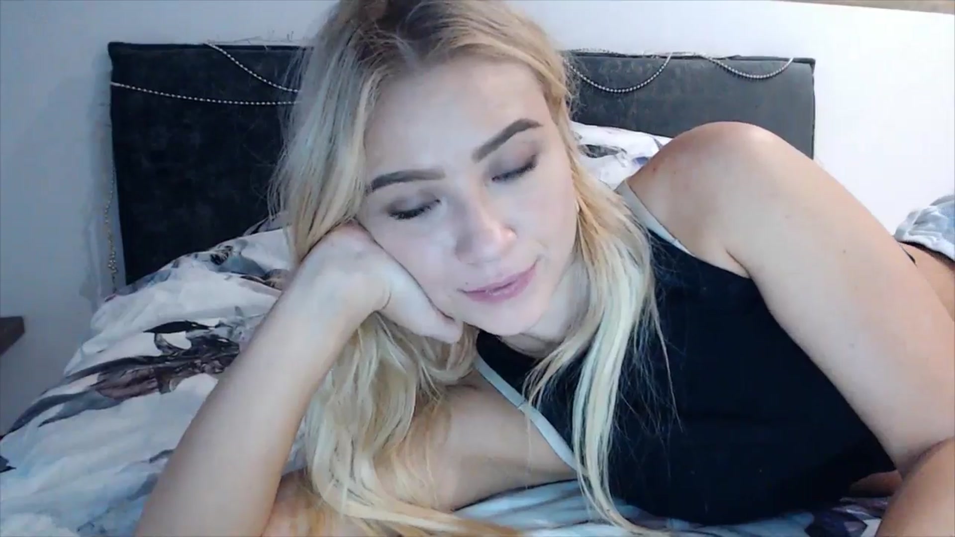 Gallery image thumbnail from fiancee's myfreecams stream on, 01/22/2025, 06:42 image 11 of 20