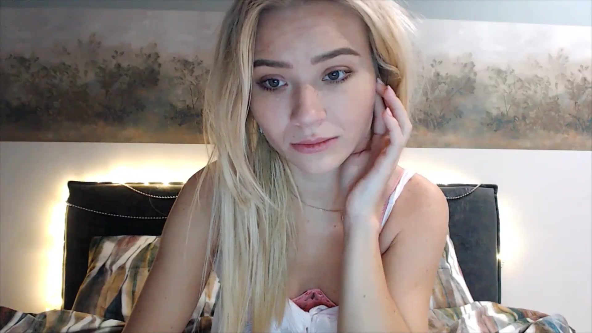 Gallery image thumbnail from fiancee's myfreecams stream on, 01/26/2025, 05:31 image 3 of 20