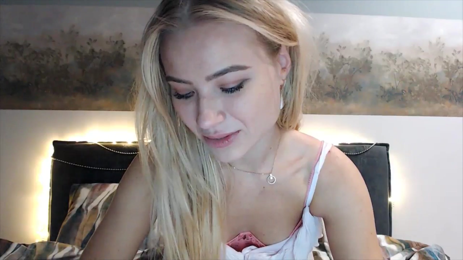 Gallery image thumbnail from fiancee's myfreecams stream on, 01/26/2025, 05:31 image 6 of 20