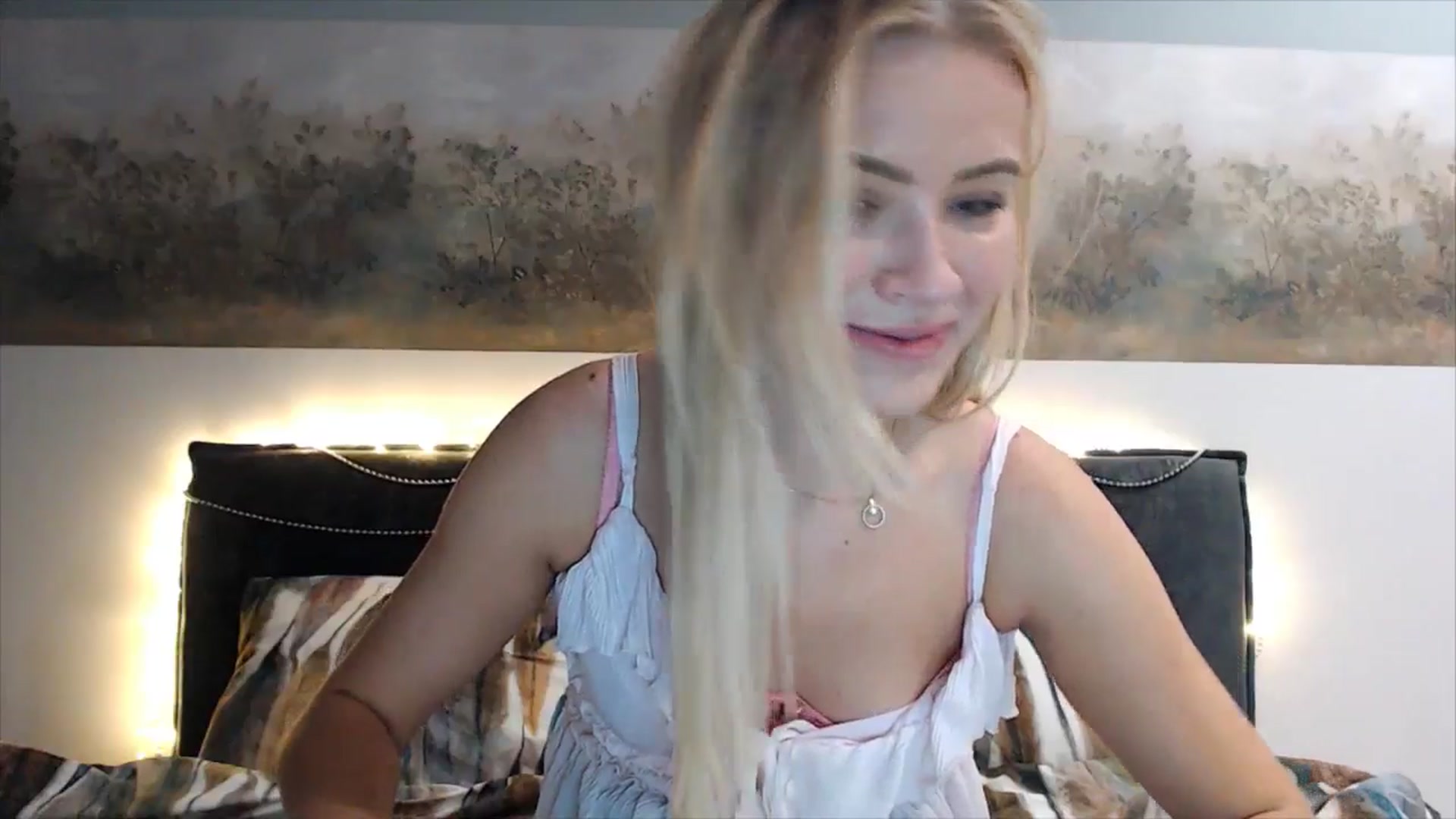 Gallery image thumbnail from fiancee's myfreecams stream on, 01/26/2025, 05:31 image 9 of 20